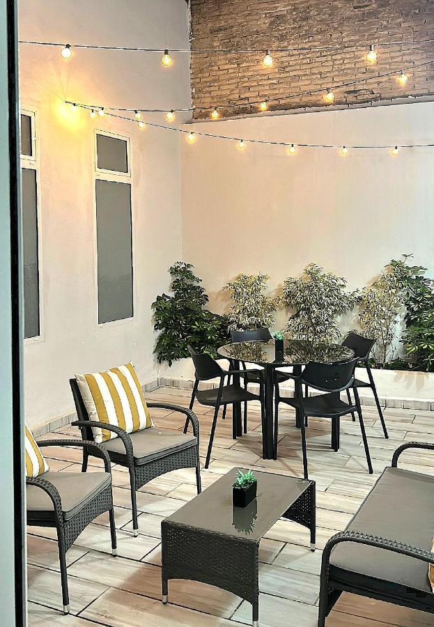 Apartmán New! Renovated, Centrally Located, Private Entrance, Terrace Valencie Exteriér fotografie